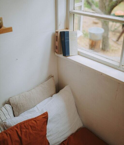 How to Create a Cozy and Inviting Reading Nook at Home